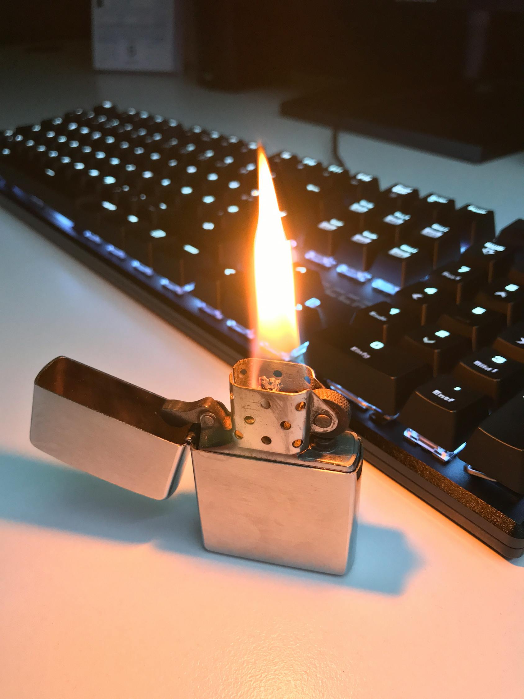 Zippo打火機2016新款，時尚與功能的完美融合