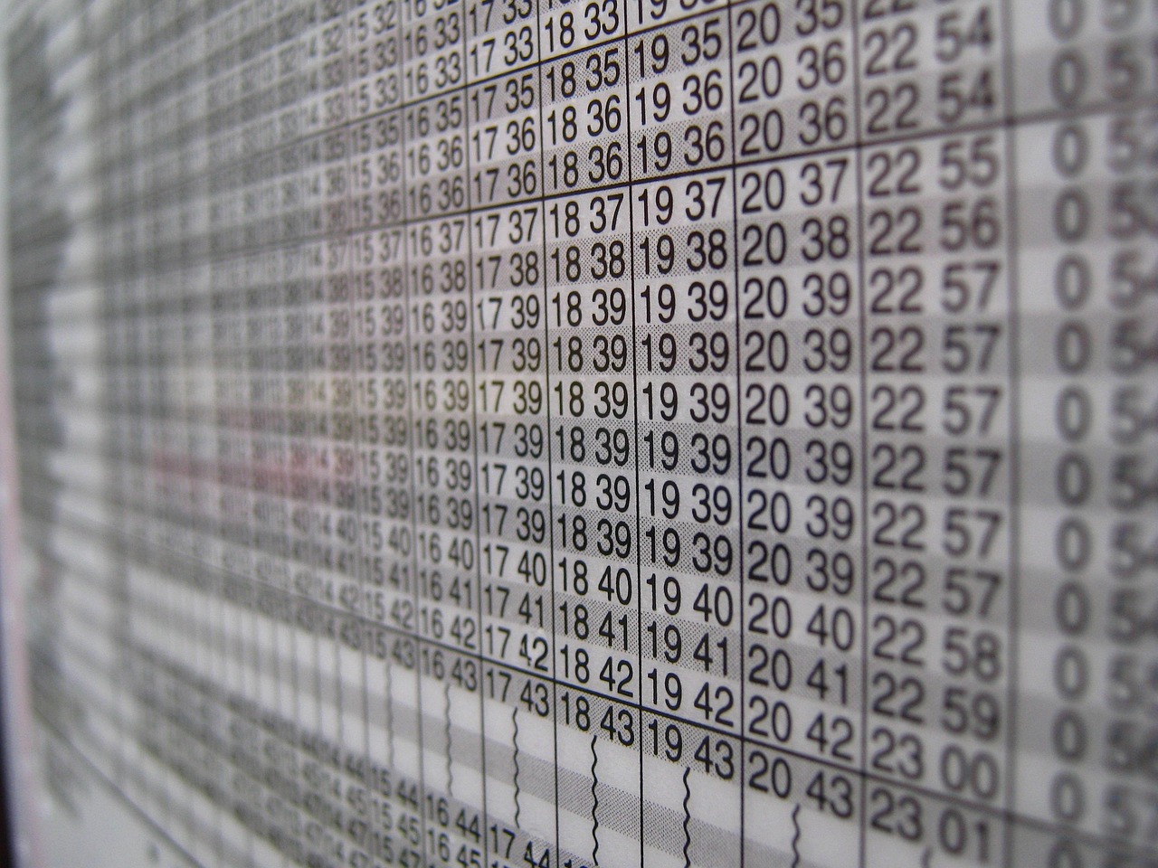 刑期一年是多久？詳解刑期計(jì)算與法律規(guī)定